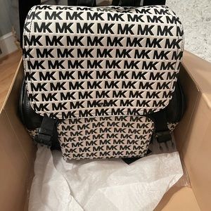 Men Michael Khors Backpack with matching wallet
